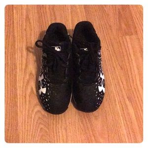 Under armour unisex softball/baseball cleats.